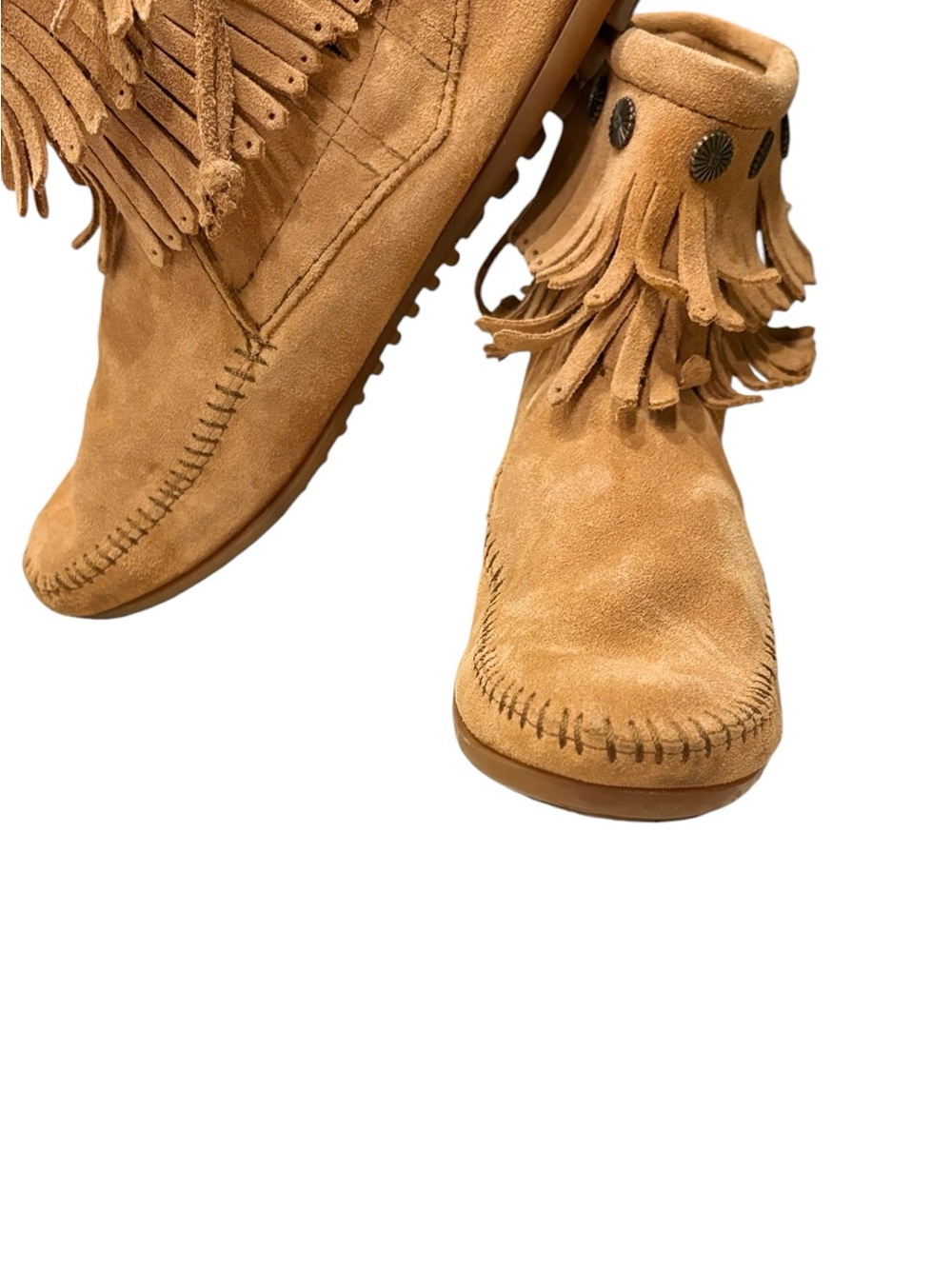 Minnetonka Tan Suede Moccasin Fringe Fall Cozy Short Boots Zip Closure sz 8.5 - Picture 3 of 15